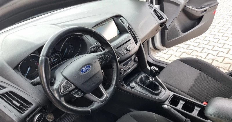 Ford Focus cena 35900 przebieg: 221000, rok produkcji 2016 z Lublin małe 254